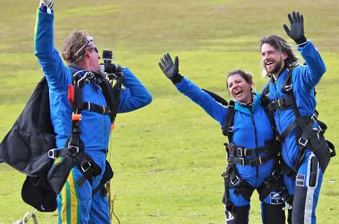 We survived our 14000 feet skydive!